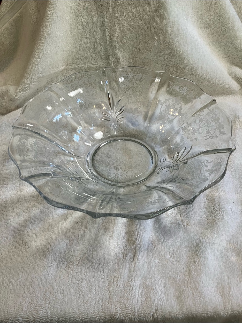 VTG Fostoria Glass Company serving bowl Baroque shape, Chintz floral etching